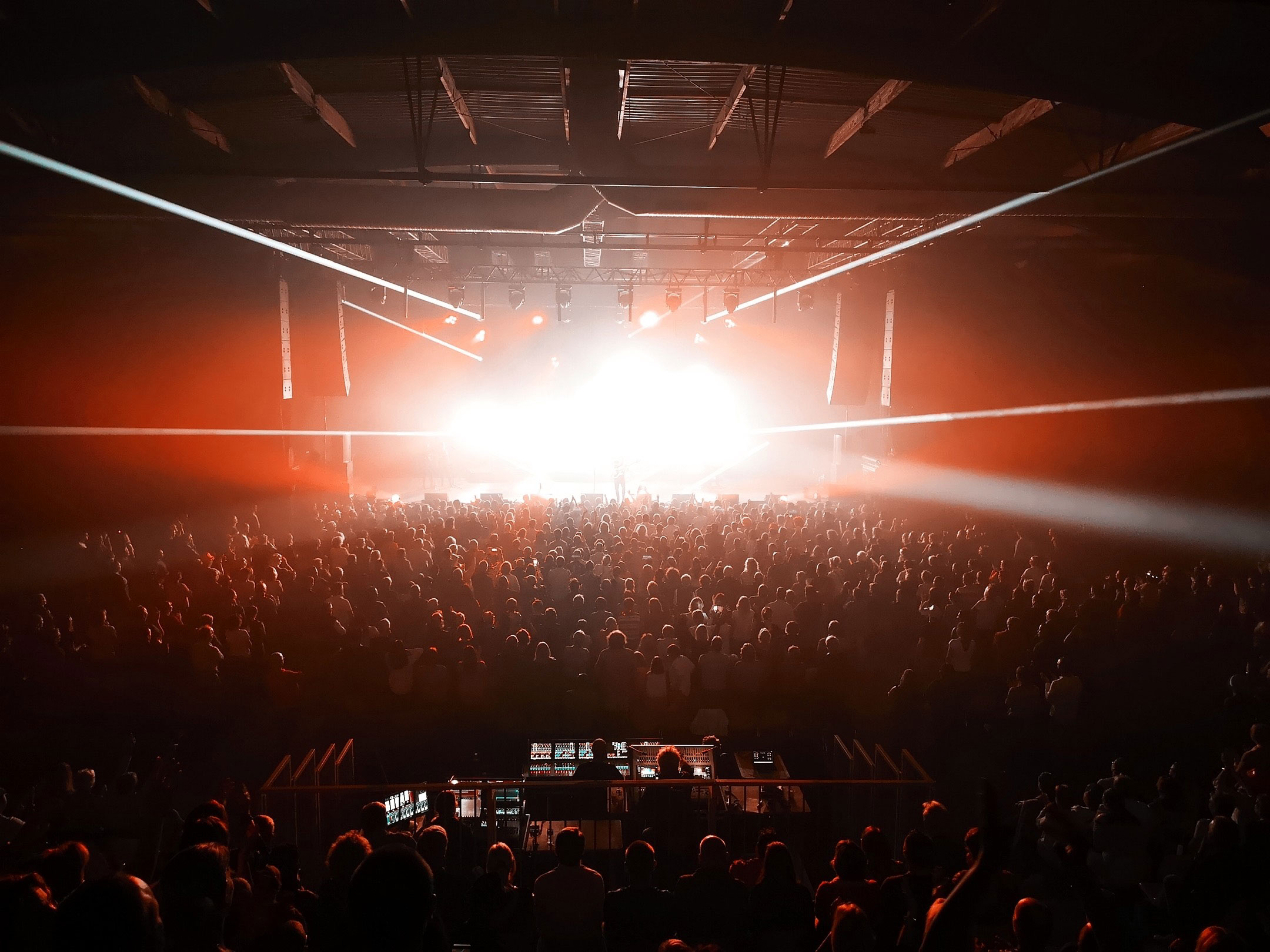 salle de concert avec un public